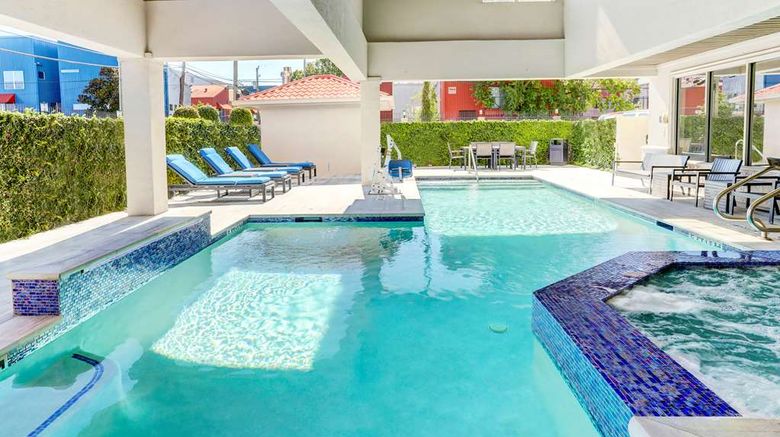<b>Best Western Plus Downtown Inn & Suites Pool</b>. Images powered by <a href="https://iceportal.shijigroup.com/" title="IcePortal" target="_blank">IcePortal</a>.
