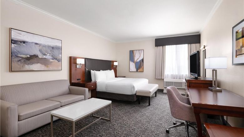 <b>Best Western Plus Downtown Inn & Suites Suite</b>. Images powered by <a href="https://iceportal.shijigroup.com/" title="IcePortal" target="_blank">IcePortal</a>.
