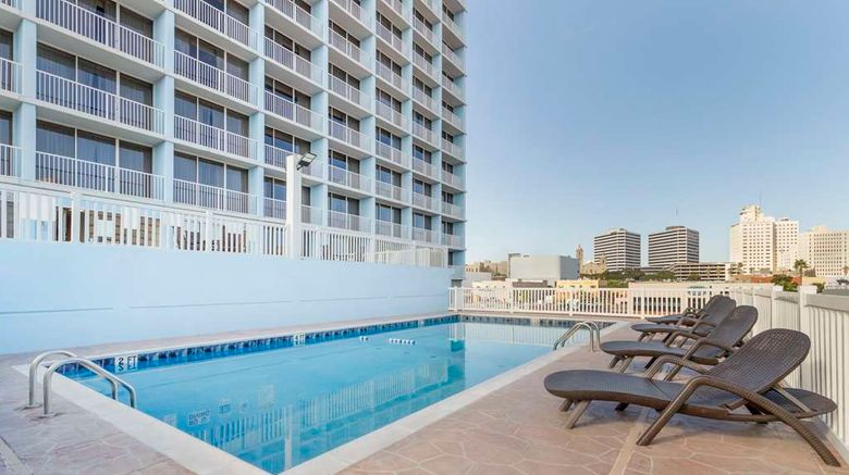 <b>Best Western Corpus Christi Pool</b>. Images powered by <a href="https://iceportal.shijigroup.com/" title="IcePortal" target="_blank">IcePortal</a>.