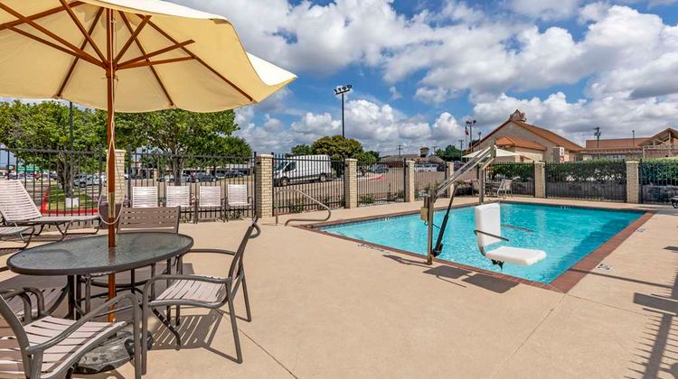 Best Western Plus Lake Worth Inn & Suite Pool