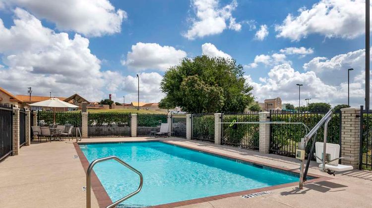 Best Western Plus Lake Worth Inn & Suite Pool