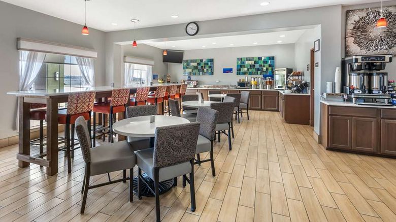 <b>Best Western Club House Inn & Suites Restaurant</b>. Images powered by <a href="https://iceportal.shijigroup.com/" title="IcePortal" target="_blank">IcePortal</a>.