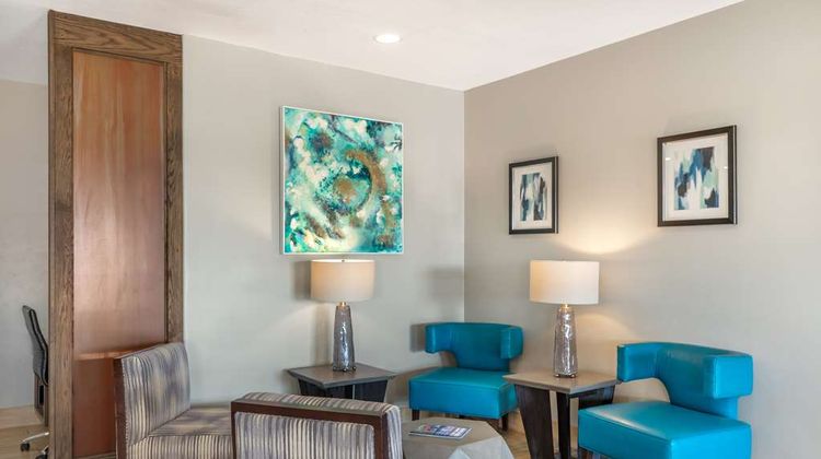 Best Western Club House Inn & Suites Lobby