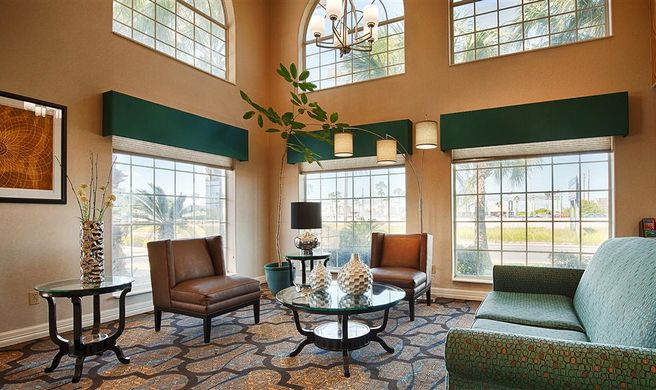 Best Western Paradise Inn Lobby