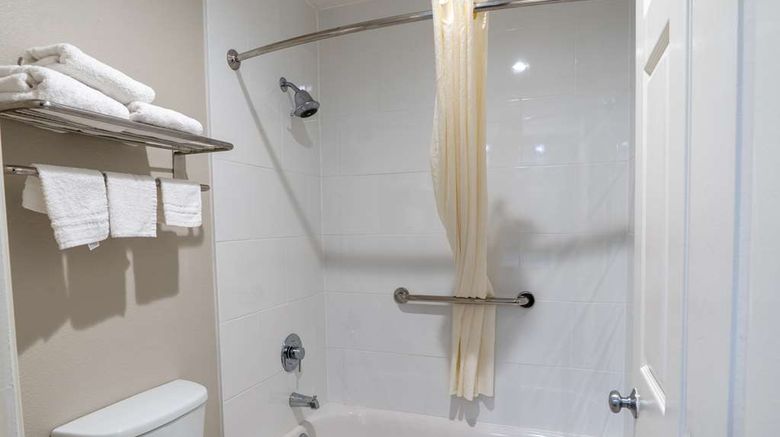 <b>Best Western Paradise Inn Room</b>. Images powered by <a href="https://iceportal.shijigroup.com/" title="IcePortal" target="_blank">IcePortal</a>.