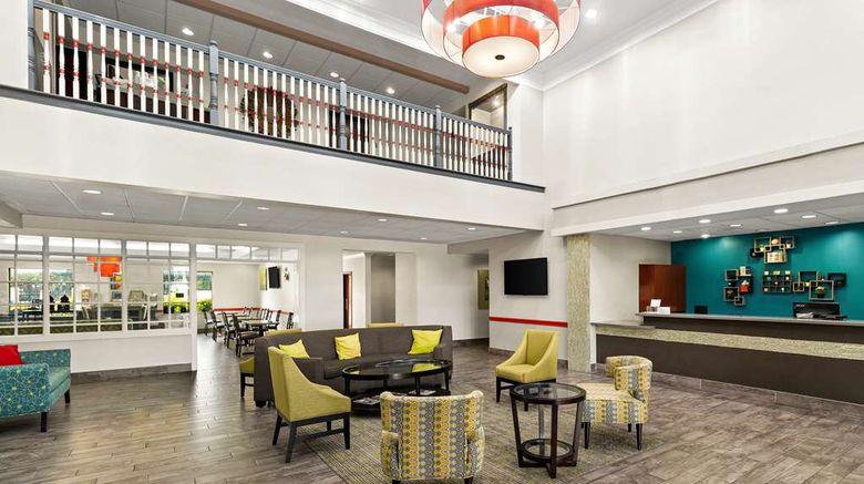 <b>Best Western Galleria Inn & Suites Lobby</b>. Images powered by <a href="https://iceportal.shijigroup.com/" title="IcePortal" target="_blank">IcePortal</a>.