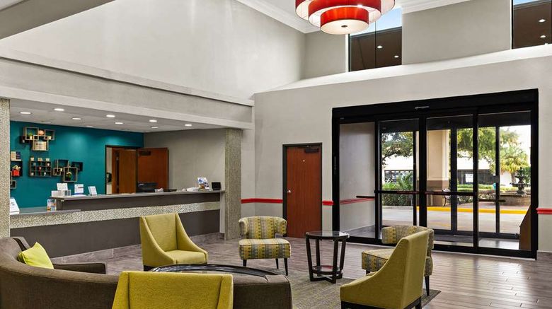 <b>Best Western Galleria Inn & Suites Lobby</b>. Images powered by <a href="https://iceportal.shijigroup.com/" title="IcePortal" target="_blank">IcePortal</a>.