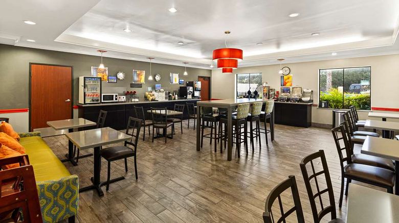 <b>Best Western Galleria Inn & Suites Restaurant</b>. Images powered by <a href="https://iceportal.shijigroup.com/" title="IcePortal" target="_blank">IcePortal</a>.