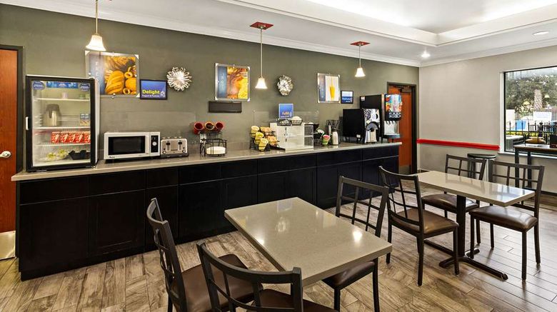 <b>Best Western Galleria Inn & Suites Restaurant</b>. Images powered by <a href="https://iceportal.shijigroup.com/" title="IcePortal" target="_blank">IcePortal</a>.