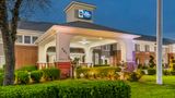 <b>Best Western Fort Worth Inn & Suites Exterior</b>. Images powered by <a href="https://iceportal.shijigroup.com/" title="IcePortal" target="_blank">IcePortal</a>.