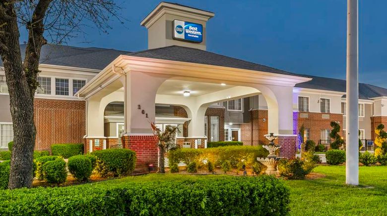 <b>Best Western Fort Worth Inn & Suites Exterior</b>. Images powered by <a href="https://iceportal.shijigroup.com/" title="IcePortal" target="_blank">IcePortal</a>.