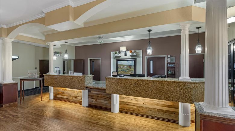 <b>Best Western Plus Shamrock Inn & Suites Lobby</b>. Images powered by <a href="https://iceportal.shijigroup.com/" title="IcePortal" target="_blank">IcePortal</a>.
