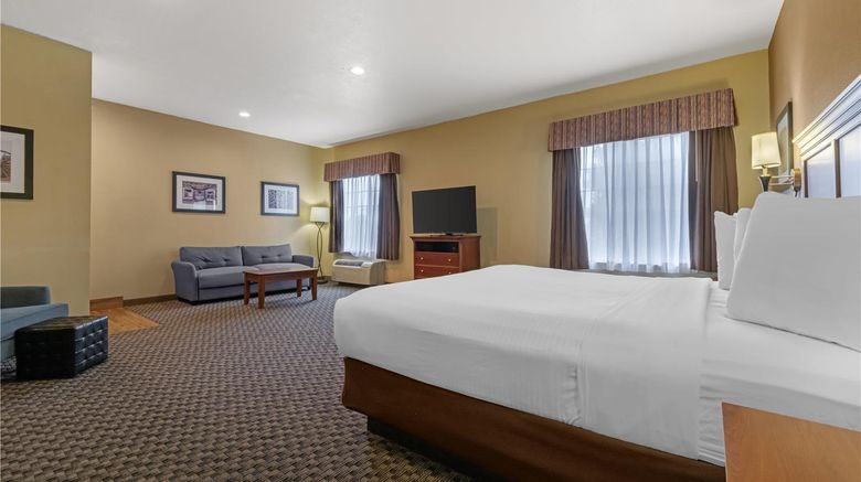 <b>Best Western Plus Shamrock Inn & Suites Room</b>. Images powered by <a href="https://iceportal.shijigroup.com/" title="IcePortal" target="_blank">IcePortal</a>.
