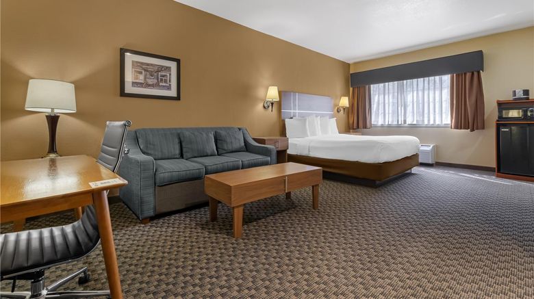 <b>Best Western Plus Shamrock Inn & Suites Room</b>. Images powered by <a href="https://iceportal.shijigroup.com/" title="IcePortal" target="_blank">IcePortal</a>.