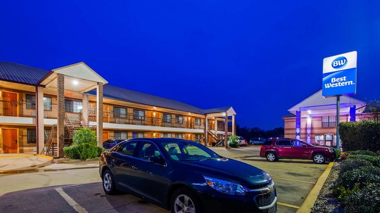 Best Western Executive Inn Exterior. Images powered by <a href="https://iceportal.shijigroup.com" target="_blank" rel="noopener">Ice Portal</a>.