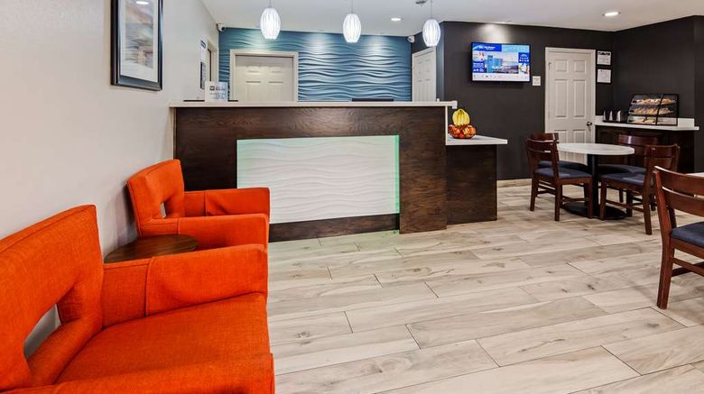 <b>Best Western Executive Inn Lobby</b>. Images powered by <a href="https://iceportal.shijigroup.com/" title="IcePortal" target="_blank">IcePortal</a>.