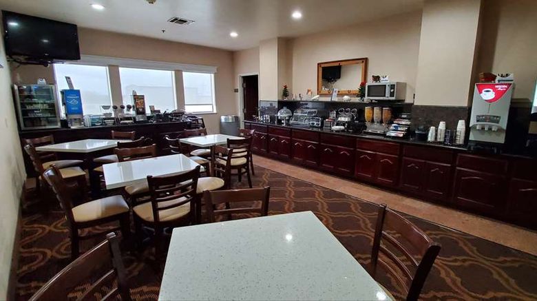 <b>Best Western Executive Inn & Suites Restaurant</b>. Images powered by <a href="https://iceportal.shijigroup.com/" title="IcePortal" target="_blank">IcePortal</a>.