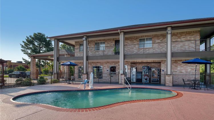 Best Western Lake Conroe Inn Pool