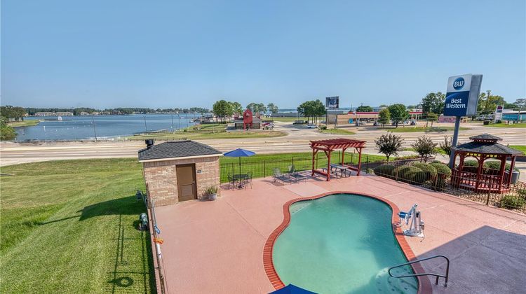 Best Western Lake Conroe Inn Pool