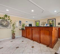 Best Western Pineywoods Inn Lobby