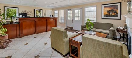 Best Western Pineywoods Inn Lobby