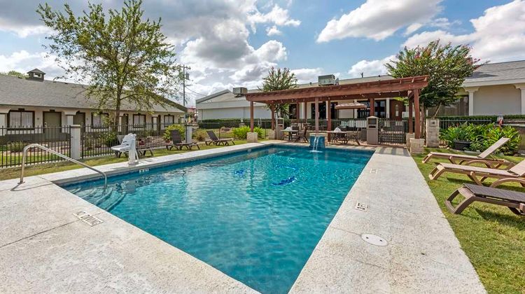 Best Western Post Oak Inn Pool