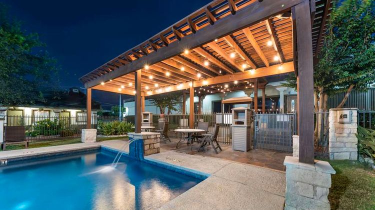 Best Western Post Oak Inn Pool