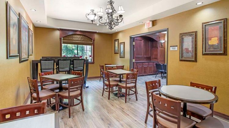 Best Western Plus Crown Colony Inn Suite Restaurant