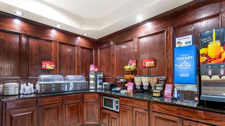 Best Western Plus Crown Colony Inn Suite Restaurant