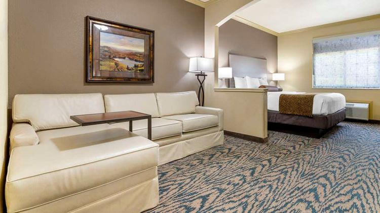 Best Western Plus Crown Colony Inn Suite Suite