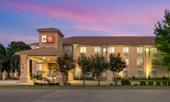 Best Western Plus Crown Colony Inn Suite