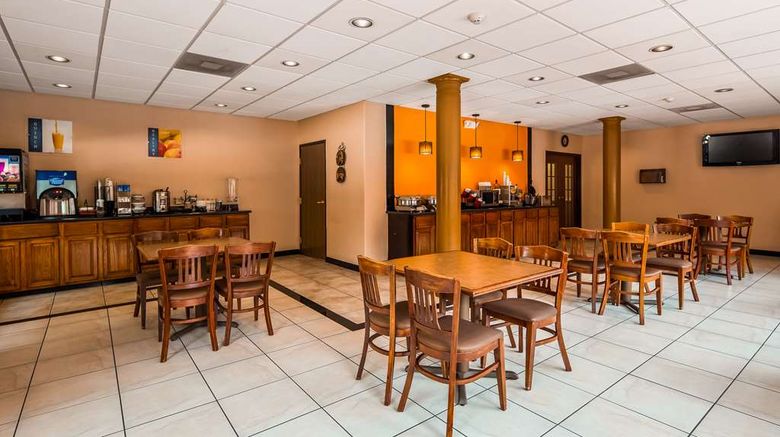 <b>Best Western Plus The Woodlands Restaurant</b>. Images powered by <a href="https://iceportal.shijigroup.com/" title="IcePortal" target="_blank">IcePortal</a>.