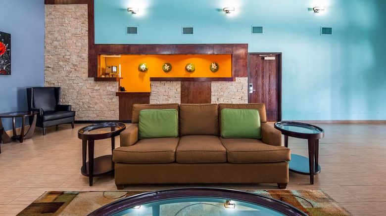 <b>Best Western Plus The Woodlands Lobby</b>. Images powered by <a href="https://iceportal.shijigroup.com/" title="IcePortal" target="_blank">IcePortal</a>.