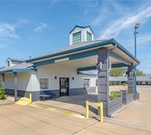 Best Western Regency Inn & Suites Exterior
