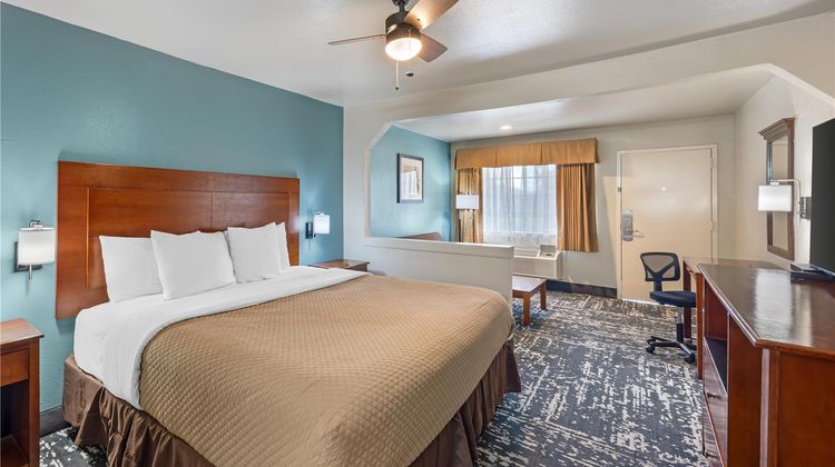 Best Western Regency Inn & Suites Room