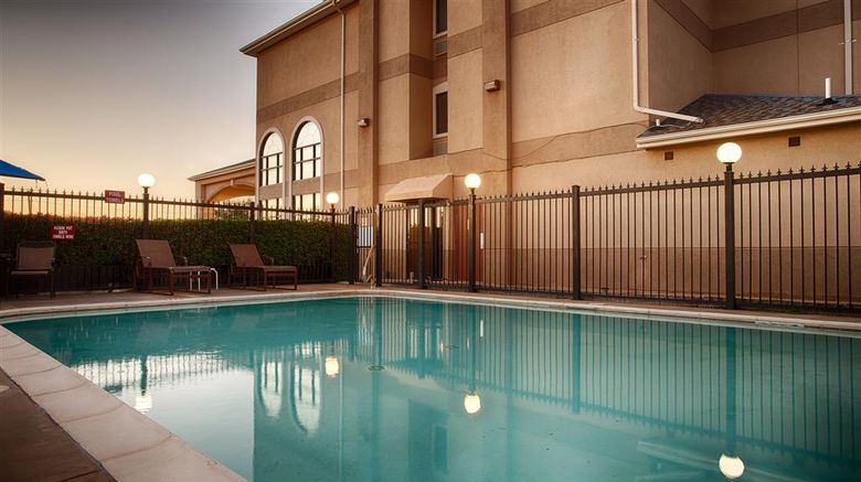 <b>Best Western Plus Graham Inn Pool</b>. Images powered by <a href="https://iceportal.shijigroup.com/" title="IcePortal" target="_blank">IcePortal</a>.