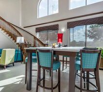 Best Western Plus Victoria Inn & Suites Lobby