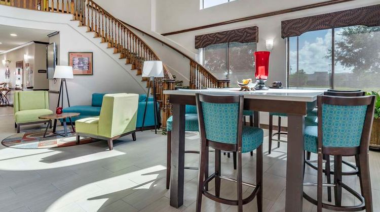 Best Western Plus Victoria Inn & Suites Lobby
