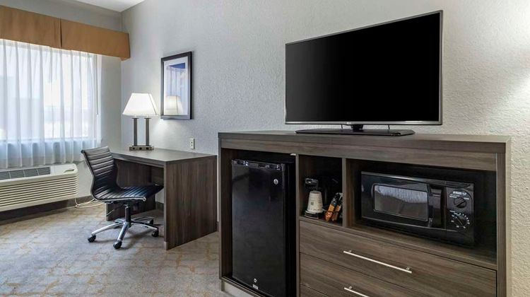 Best Western Plus Victoria Inn & Suites Suite