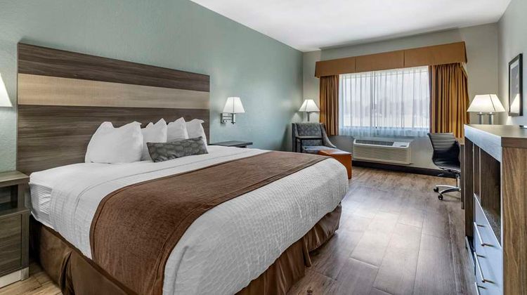 Best Western Plus Victoria Inn & Suites Room