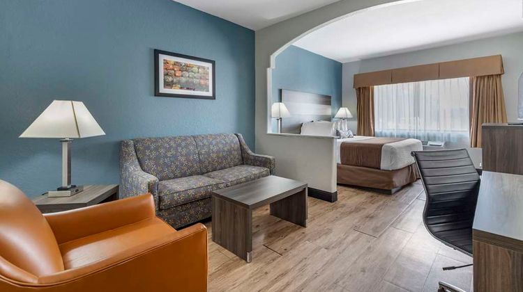 Best Western Plus Victoria Inn & Suites Suite