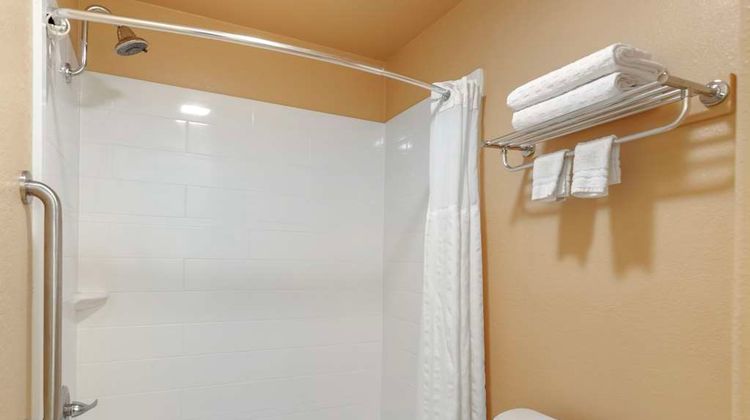 Best Western Windwood Inn & Suites Room