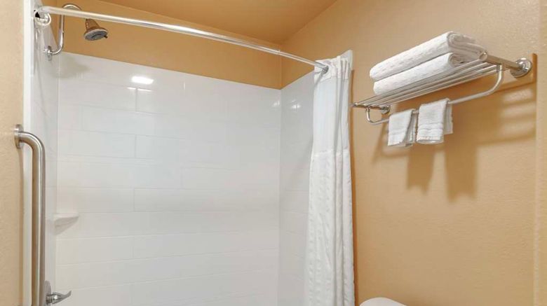 <b>Best Western Windwood Inn & Suites Room</b>. Images powered by <a href="https://iceportal.shijigroup.com/" title="IcePortal" target="_blank">IcePortal</a>.