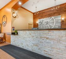 Best Western Windwood Inn & Suites Lobby