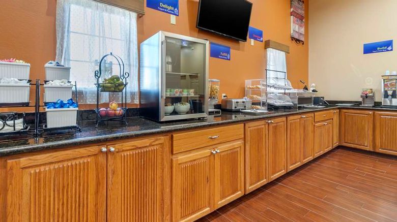 <b>Best Western Windwood Inn & Suites Restaurant</b>. Images powered by <a href="https://iceportal.shijigroup.com/" title="IcePortal" target="_blank">IcePortal</a>.