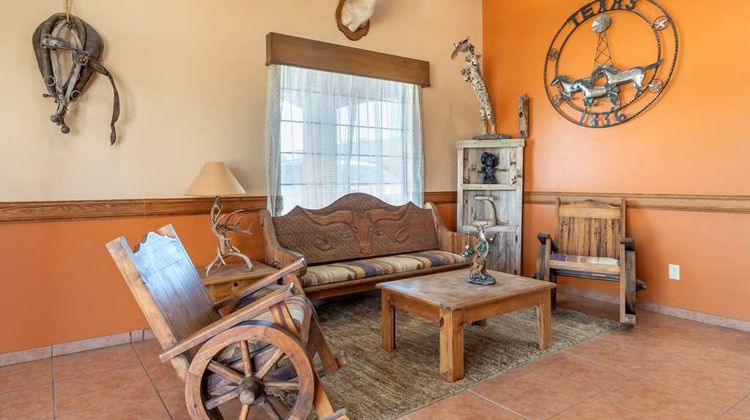 Best Western Windwood Inn & Suites Lobby