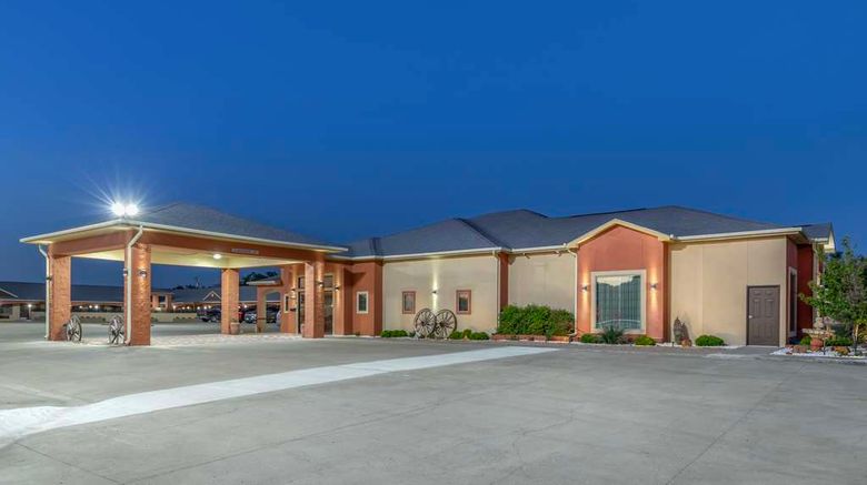 <b>Best Western Windwood Inn & Suites Exterior</b>. Images powered by <a href="https://iceportal.shijigroup.com/" title="IcePortal" target="_blank">IcePortal</a>.