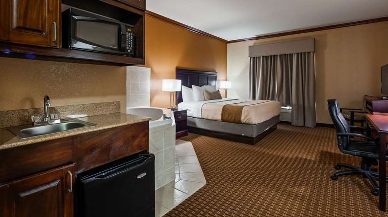 <b>Best Western Granbury Inn & Suites Room</b>. Images powered by <a href="https://iceportal.shijigroup.com/" title="IcePortal" target="_blank">IcePortal</a>.