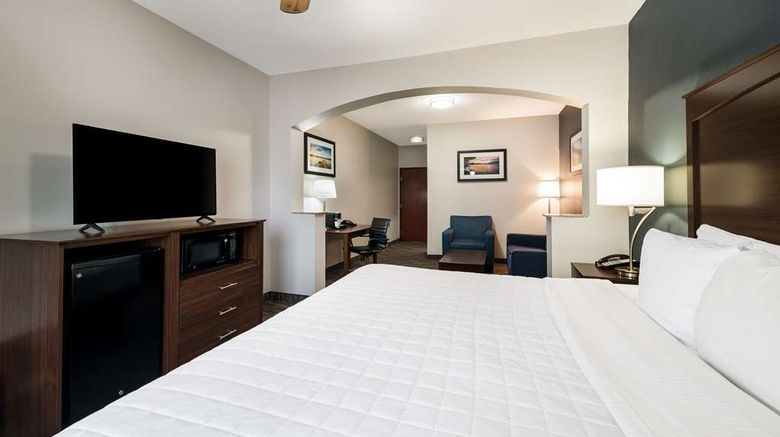 <b>Best Western Plus Lake Dallas Inn & Stes Suite</b>. Images powered by <a href="https://iceportal.shijigroup.com/" title="IcePortal" target="_blank">IcePortal</a>.