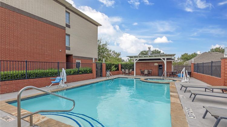 Best Western Plus Lake Dallas Inn & Stes Pool